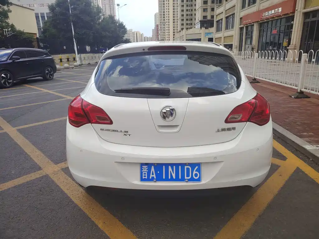 Buick Excelle 2012