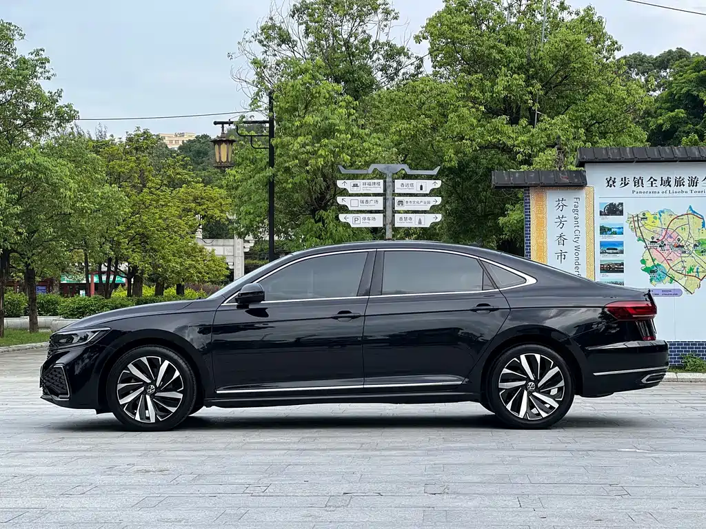 Volkswagen Passat 2022
