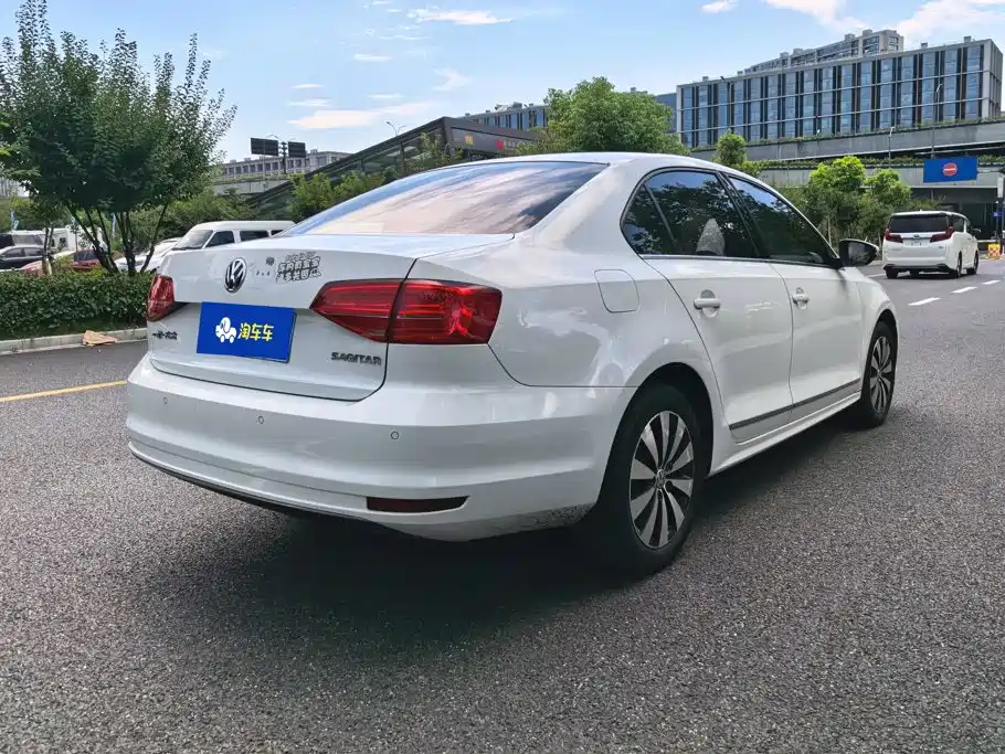 Volkswagen Sagitar 2018