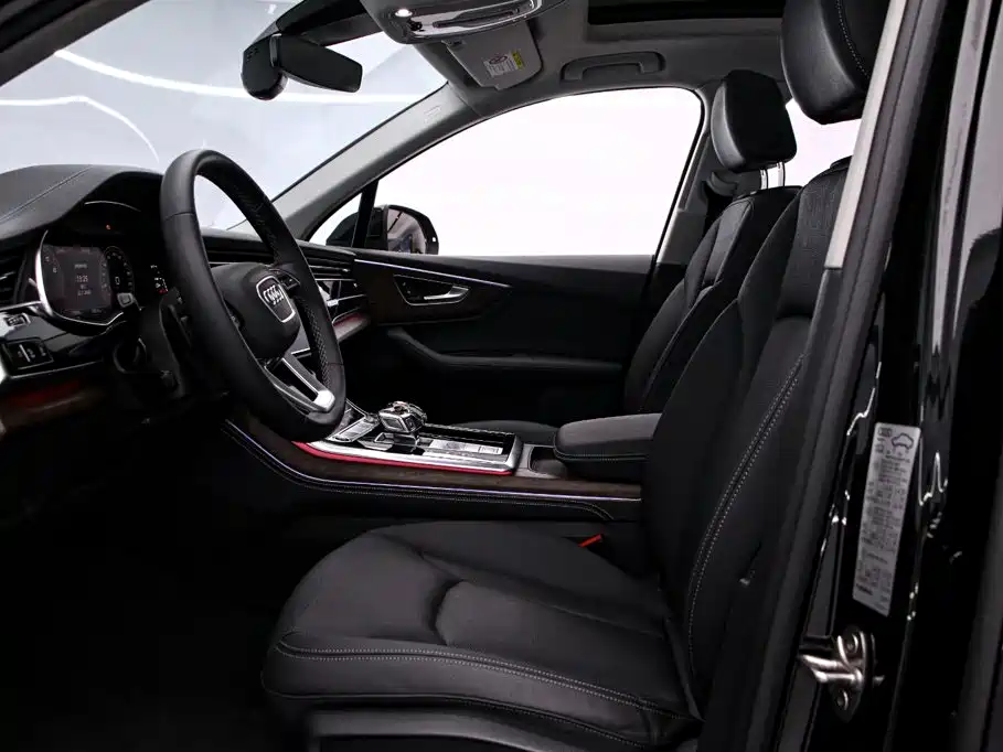 Audi Q7 2025 — фото 12