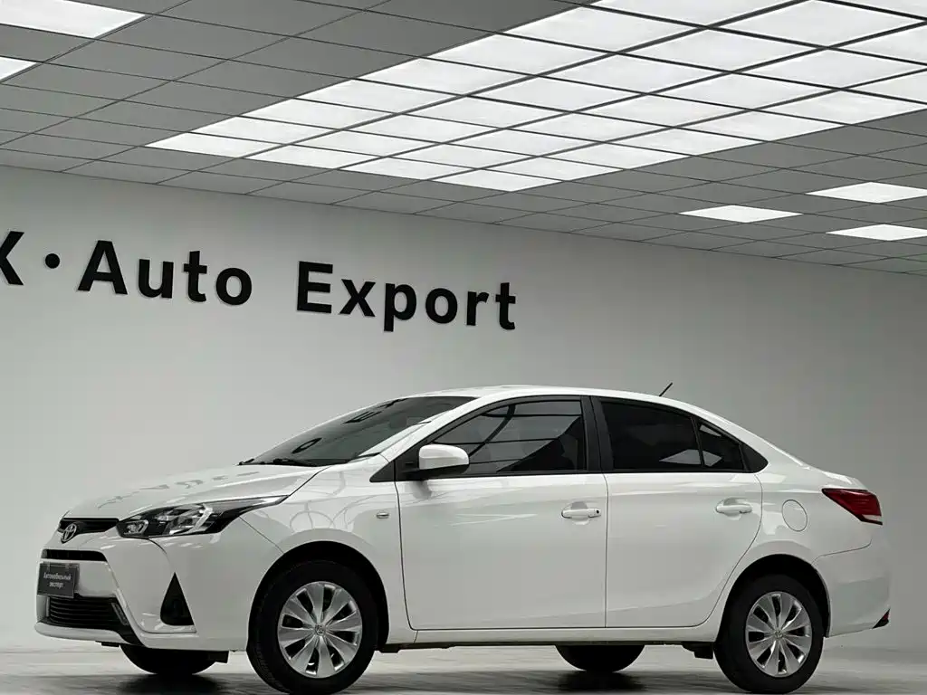 Toyota Yaris L 2022 — фото 10