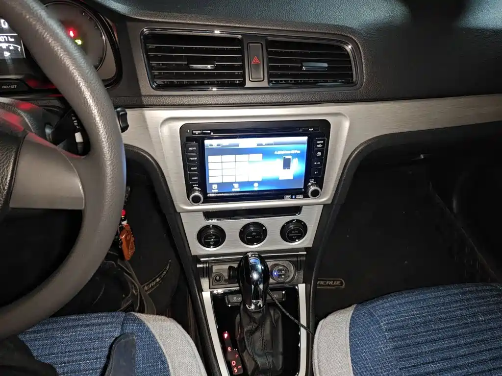 Volkswagen Lavida 2015
