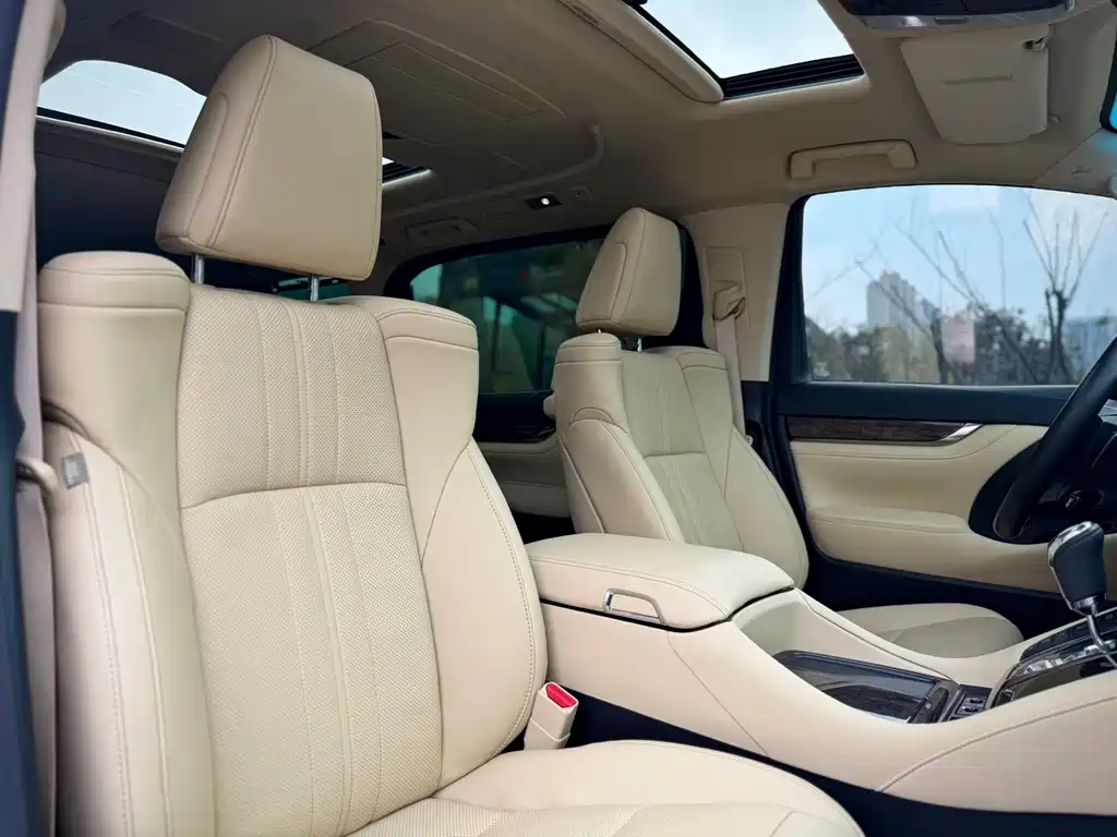 Toyota Alphard 2022 — фото 17