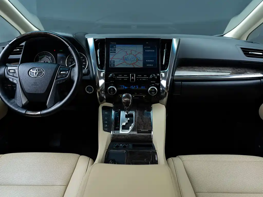 Toyota Vellfire 2022 — фото 10