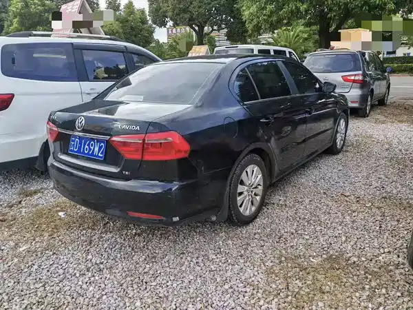 Volkswagen Lavida 2013