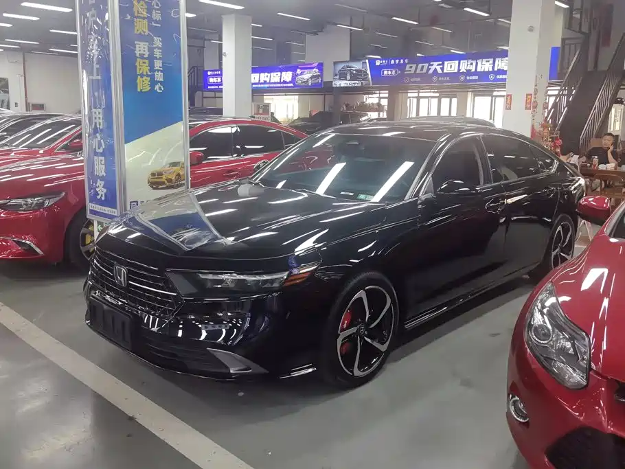 Honda Accord 2023 — фото 1