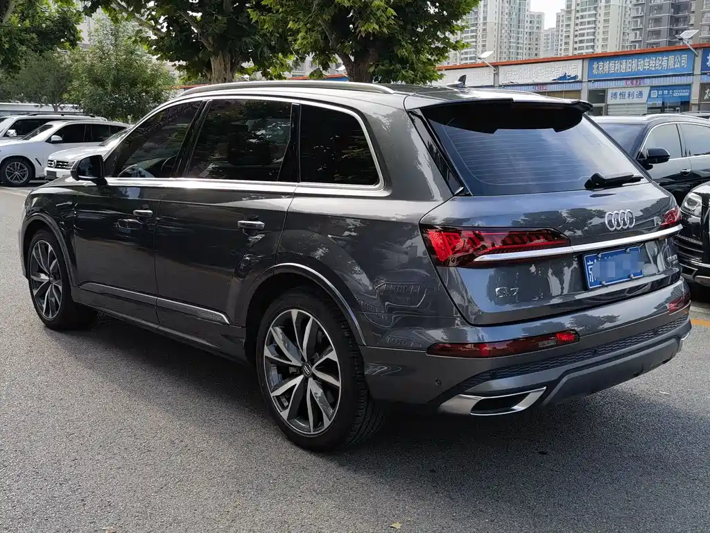 Audi Q7 2020 — фото 14