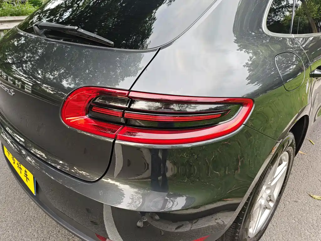 Porsche Macan 2018 — фото 27