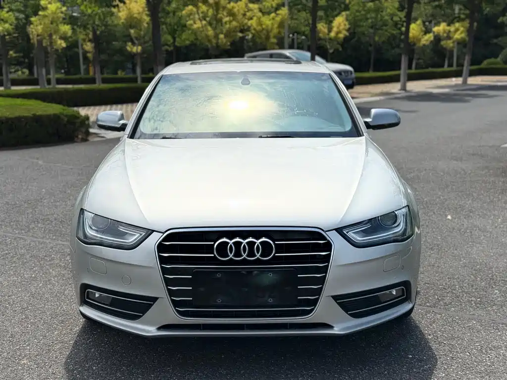 Audi A4L 2016