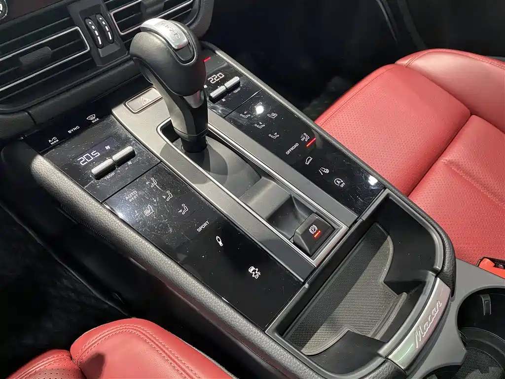 Porsche Macan 2023 — фото 13