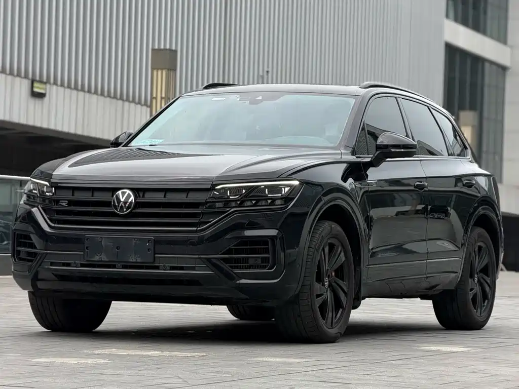 Volkswagen Touareg 2023 — фото 1