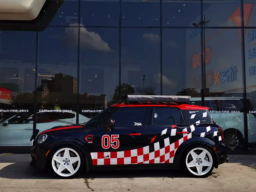 MINI JCW Countryman 2021 — фото 12