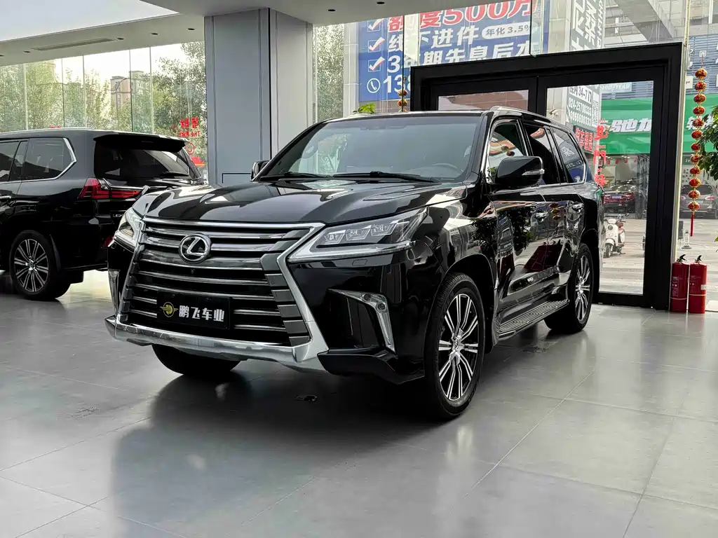 Lexus LX 2019 — фото 1