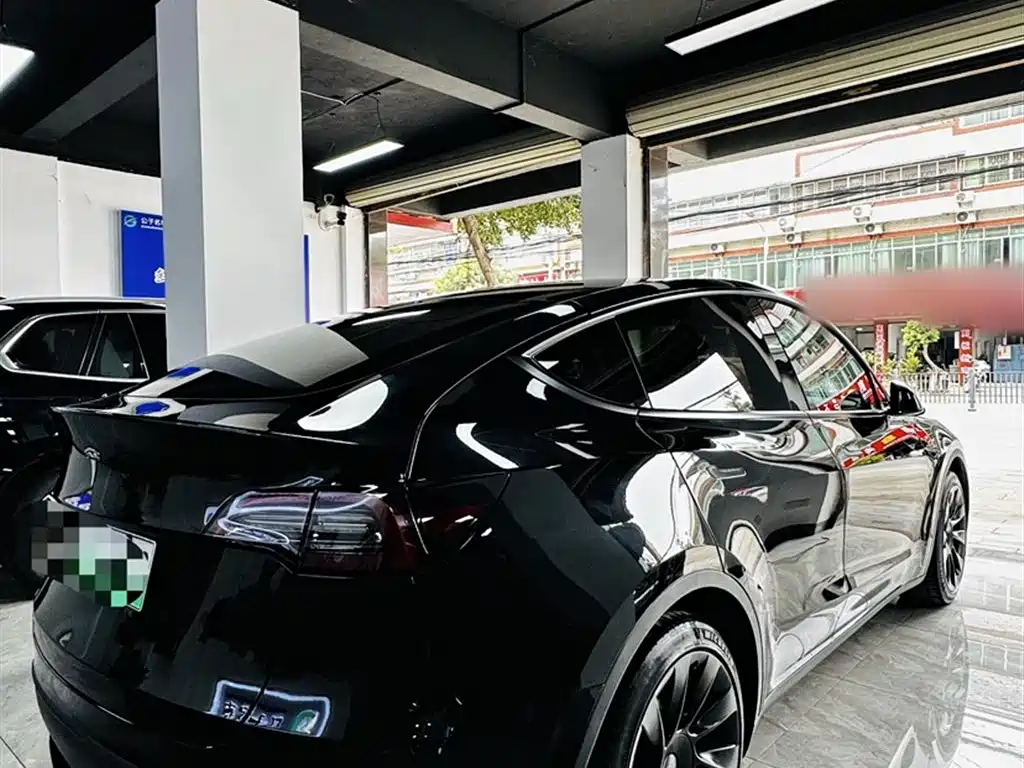 Tesla Model Y 2022 — фото 16