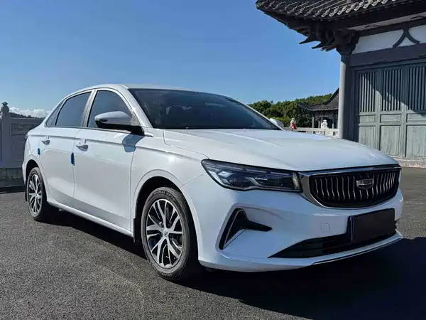 Geely Emgrand 2023