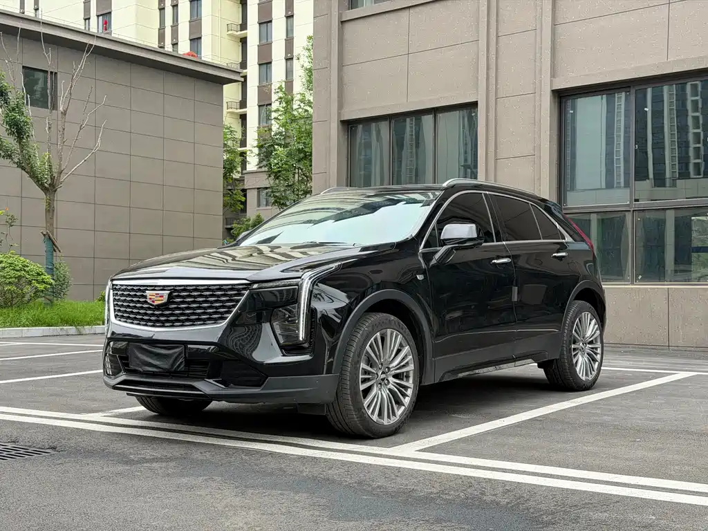 Cadillac XT4 2026 — фото 1