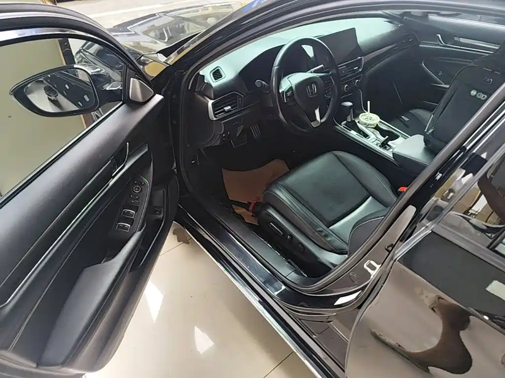 Honda Accord 2022 — фото 16
