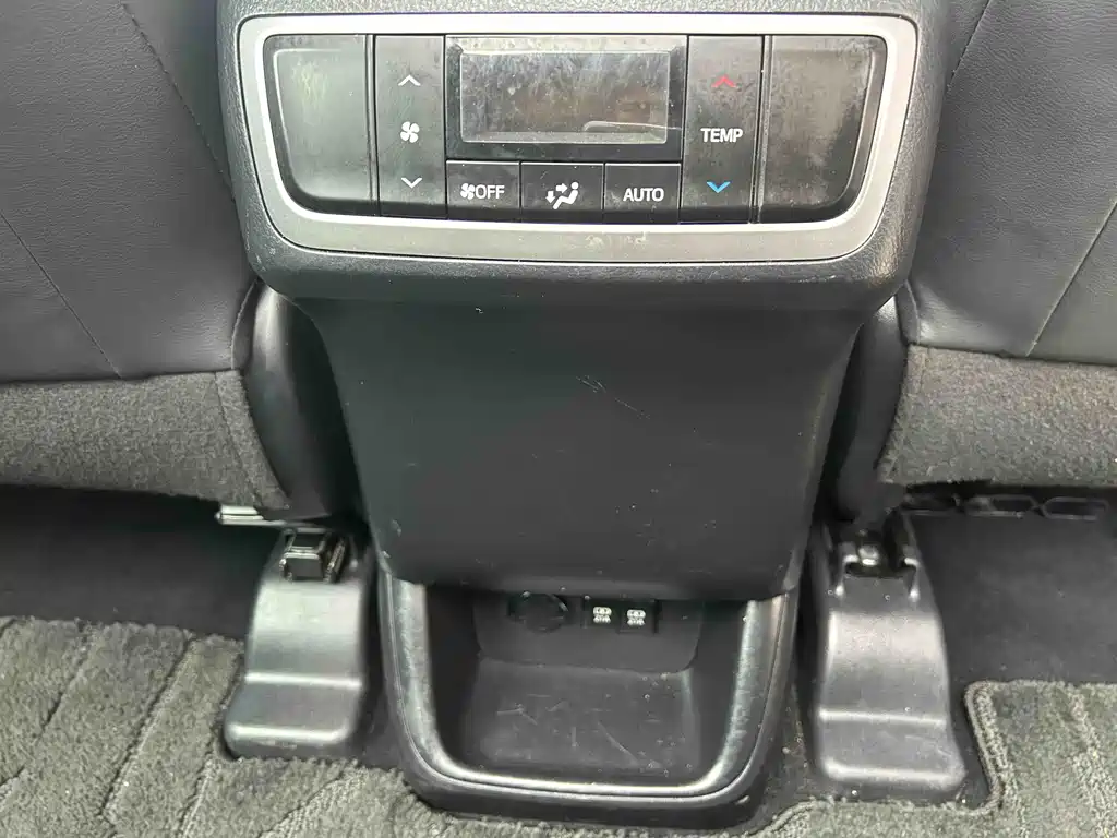 Toyota Highlander 2020 — фото 21