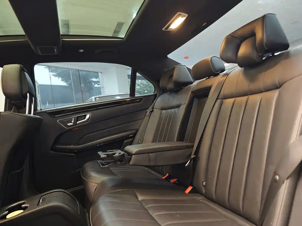Mercedes-Benz E-Class 2015 — фото 22