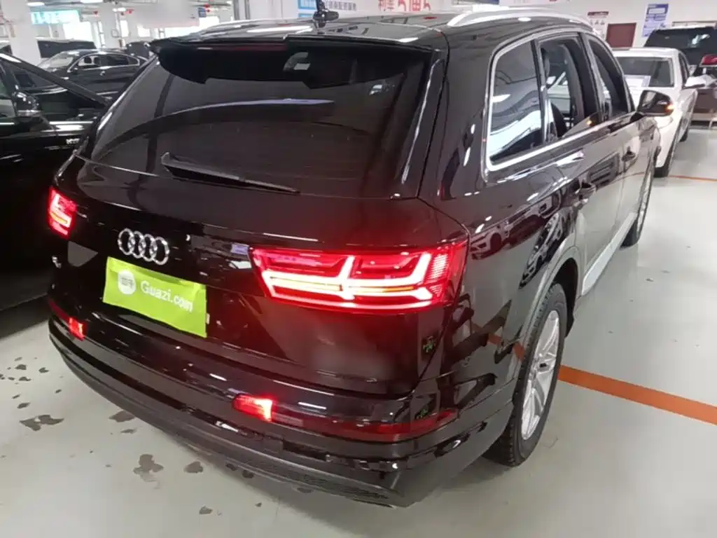 Audi Q7 2019 — фото 7