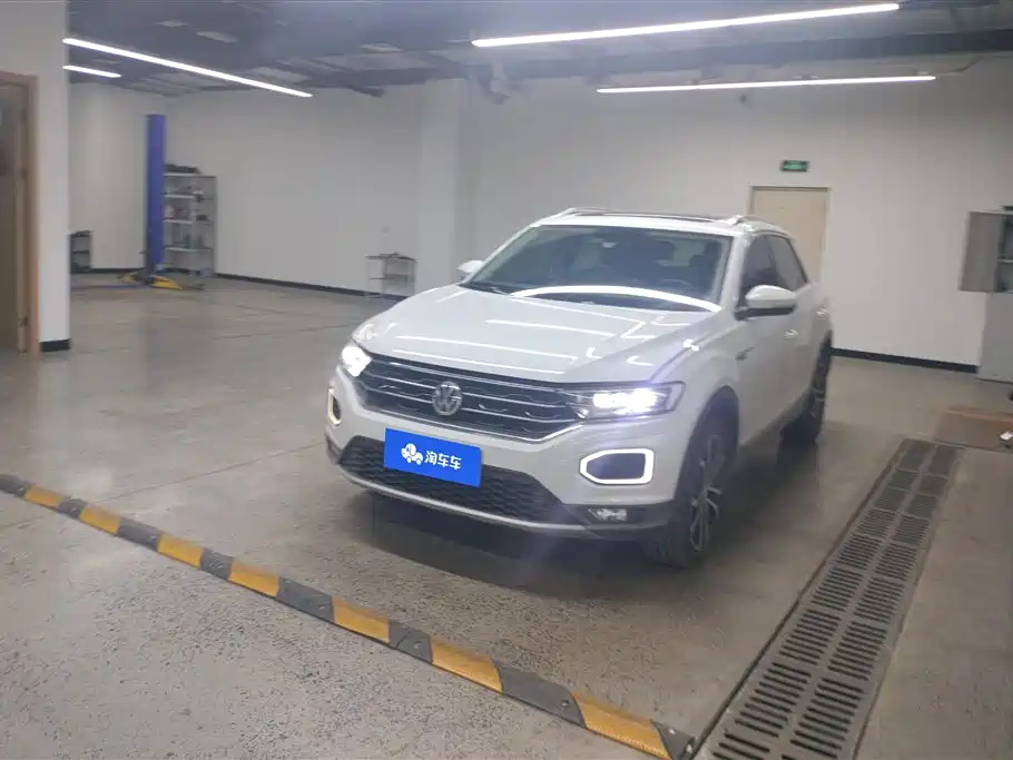 Volkswagen T-Roc 2019 — фото 1