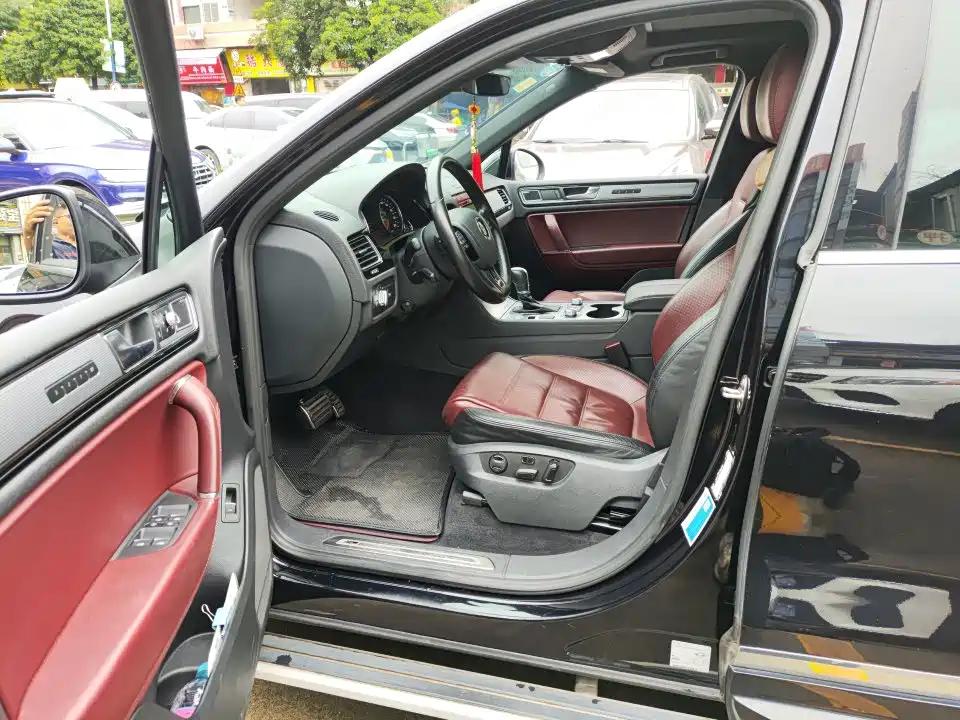Volkswagen Touareg 2018 — фото 4