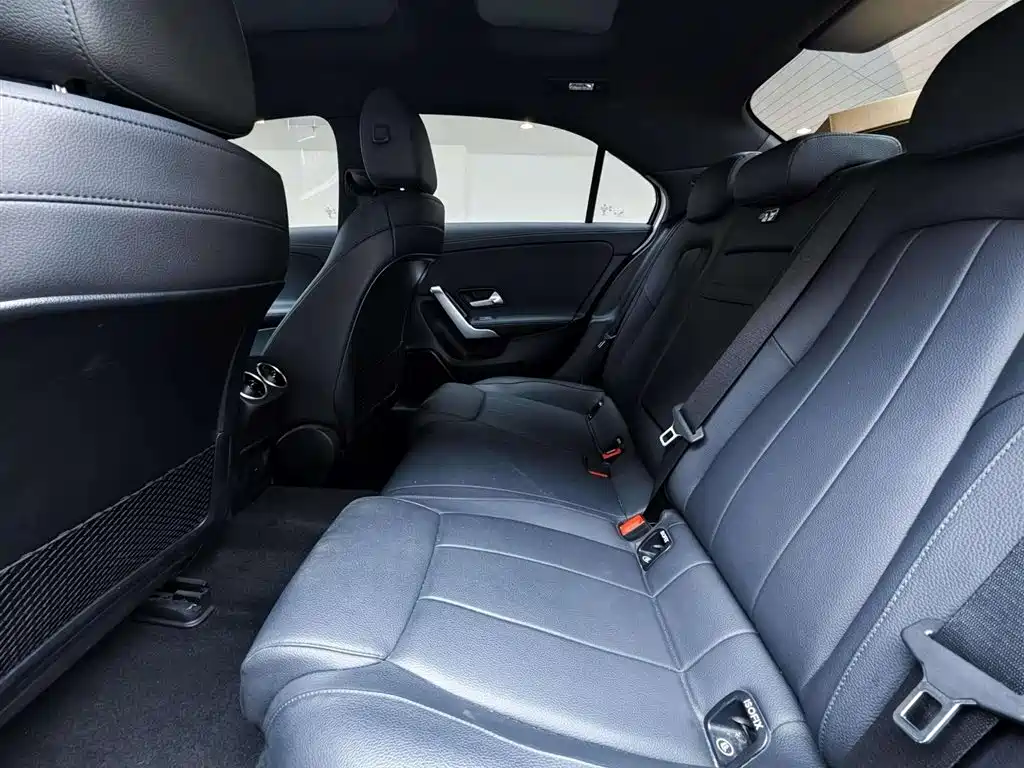 Mercedes-Benz A-Class 2021 — фото 13