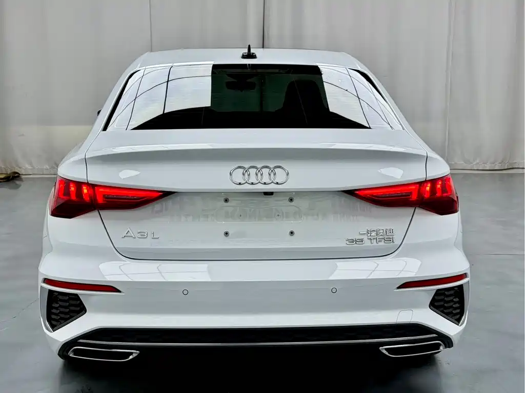 Audi A3 2023 — фото 15