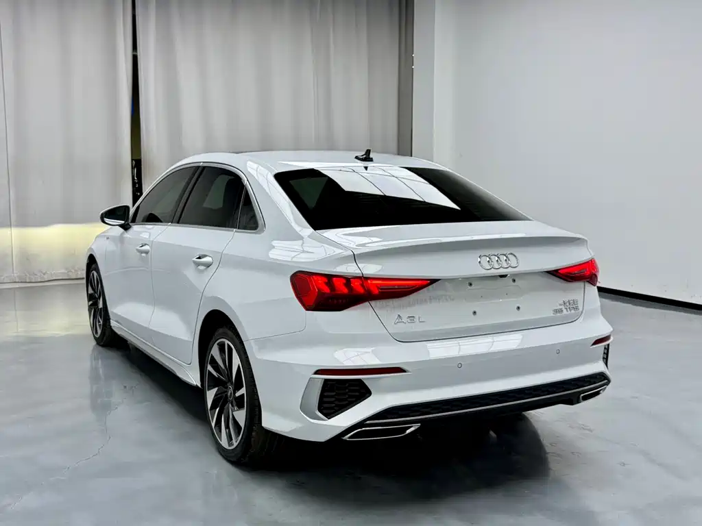 Audi A3 2023 — фото 14