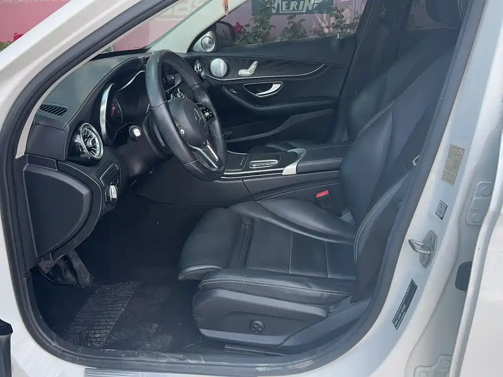 Mercedes-Benz C-Class 2019 — фото 11