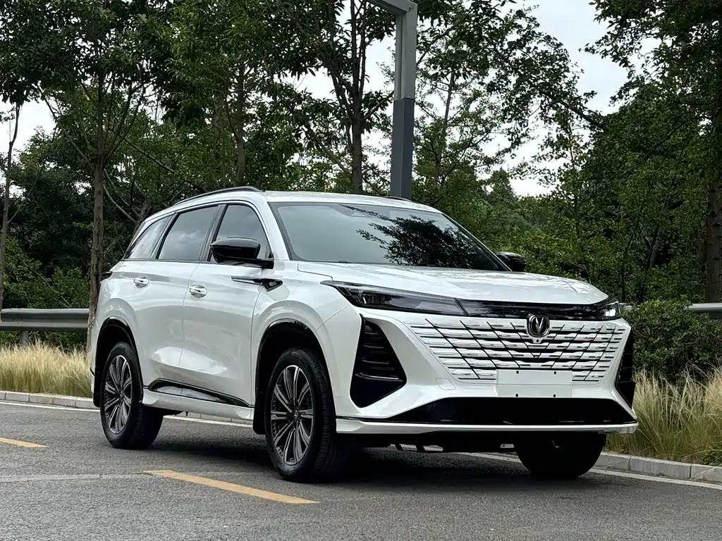 Changan CS75 PLUS 2025 — фото 3