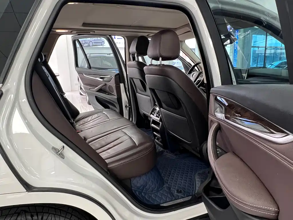 BMW X5 2018 — фото 10