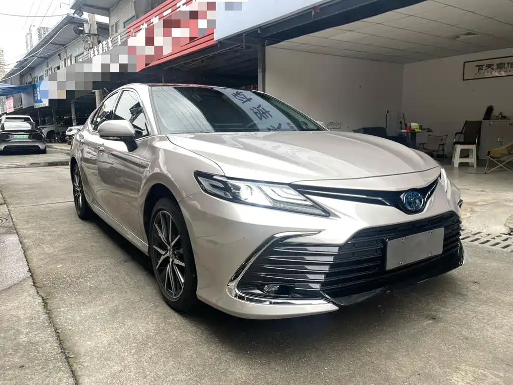 Toyota Camry 2022 — фото 3