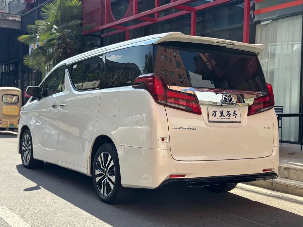 Toyota Alphard 2019 — фото 34