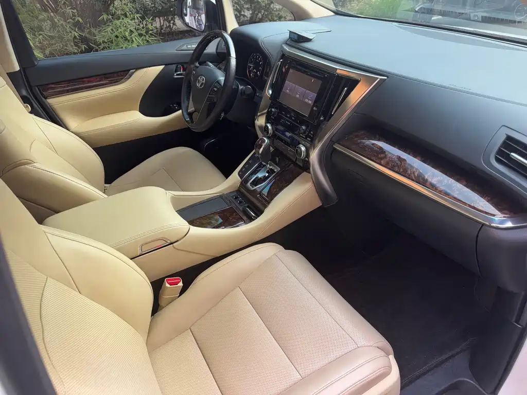 Toyota Alphard 2019 — фото 8