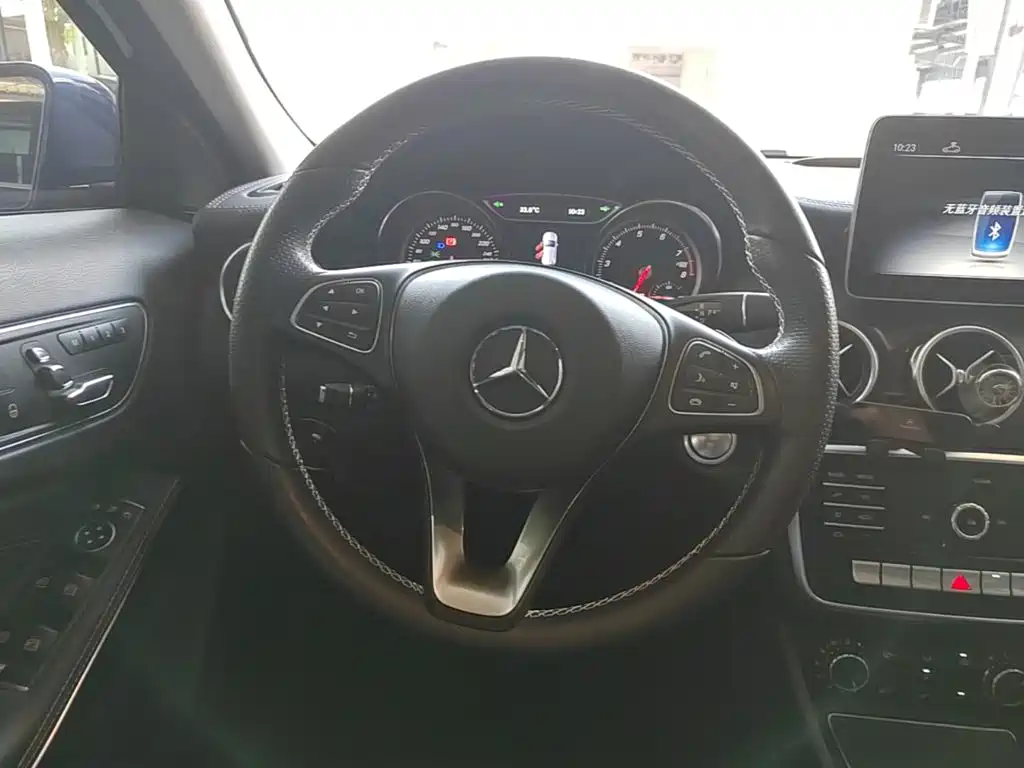 Mercedes-Benz GLA 2018 — фото 11