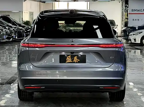 NIO ES8 2024