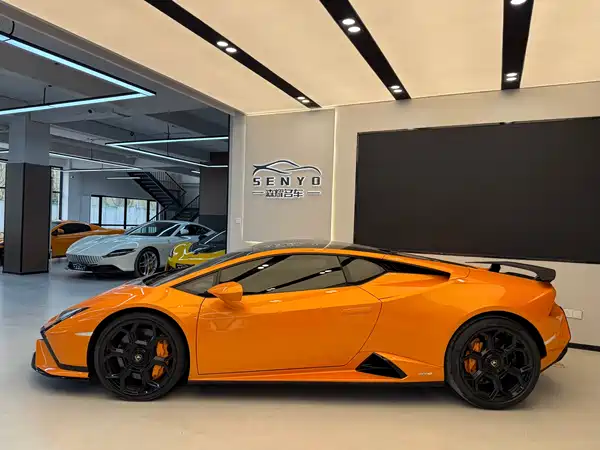 Lamborghini Huracan 2023