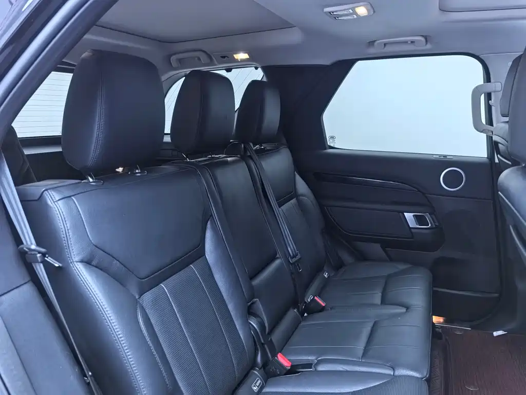 Land Rover Discovery 2018 — фото 14