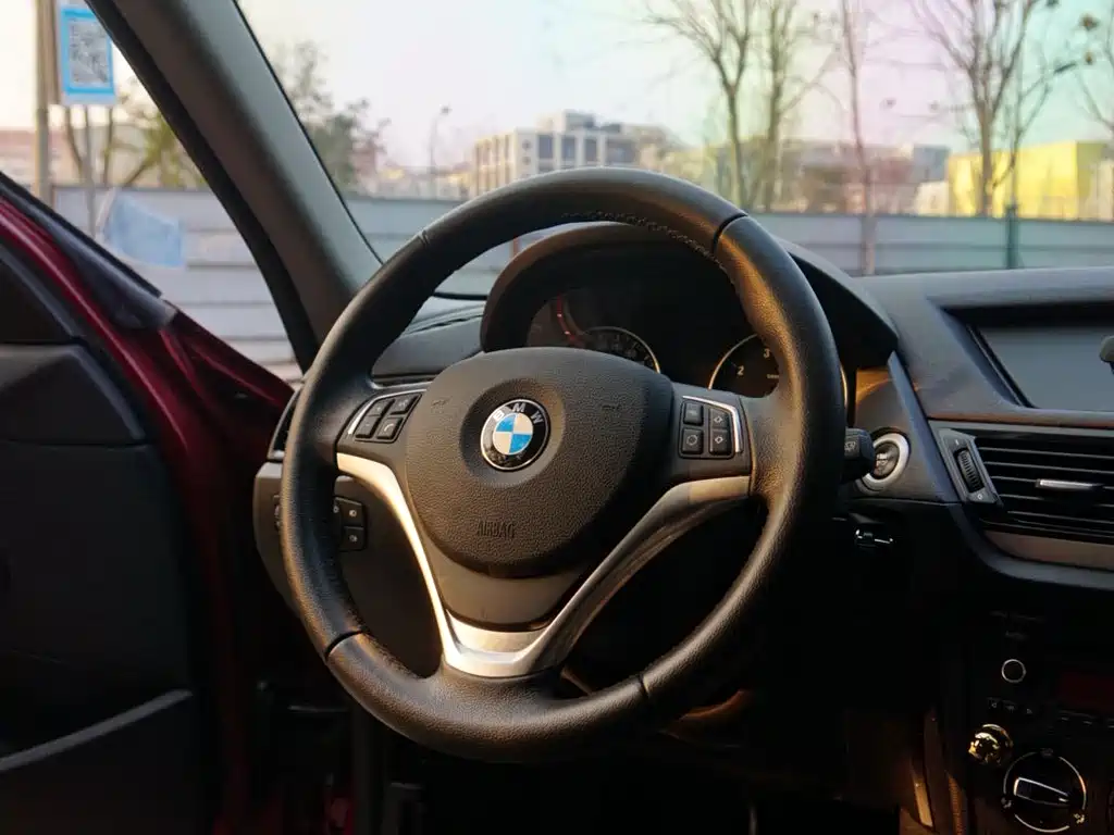 BMW X1 2015 — фото 11