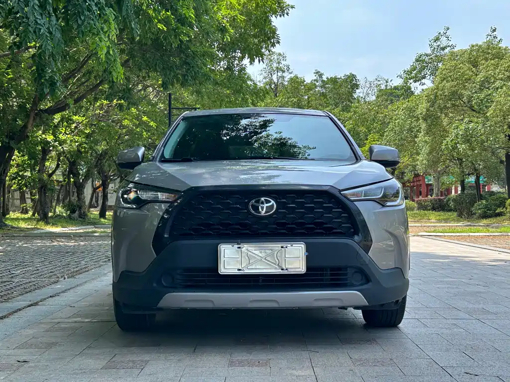 Toyota Corolla Cross 2023 — фото 2