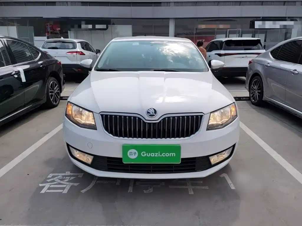 Skoda Octavia 2015 — фото 3