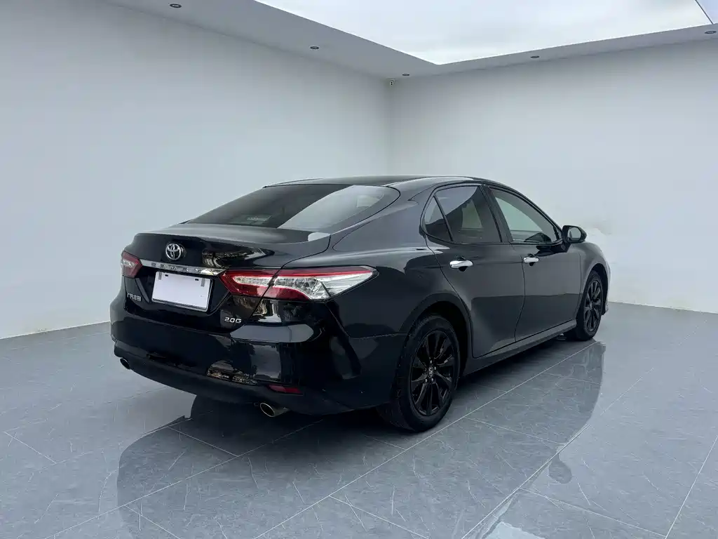 Toyota Camry 2020 — фото 8