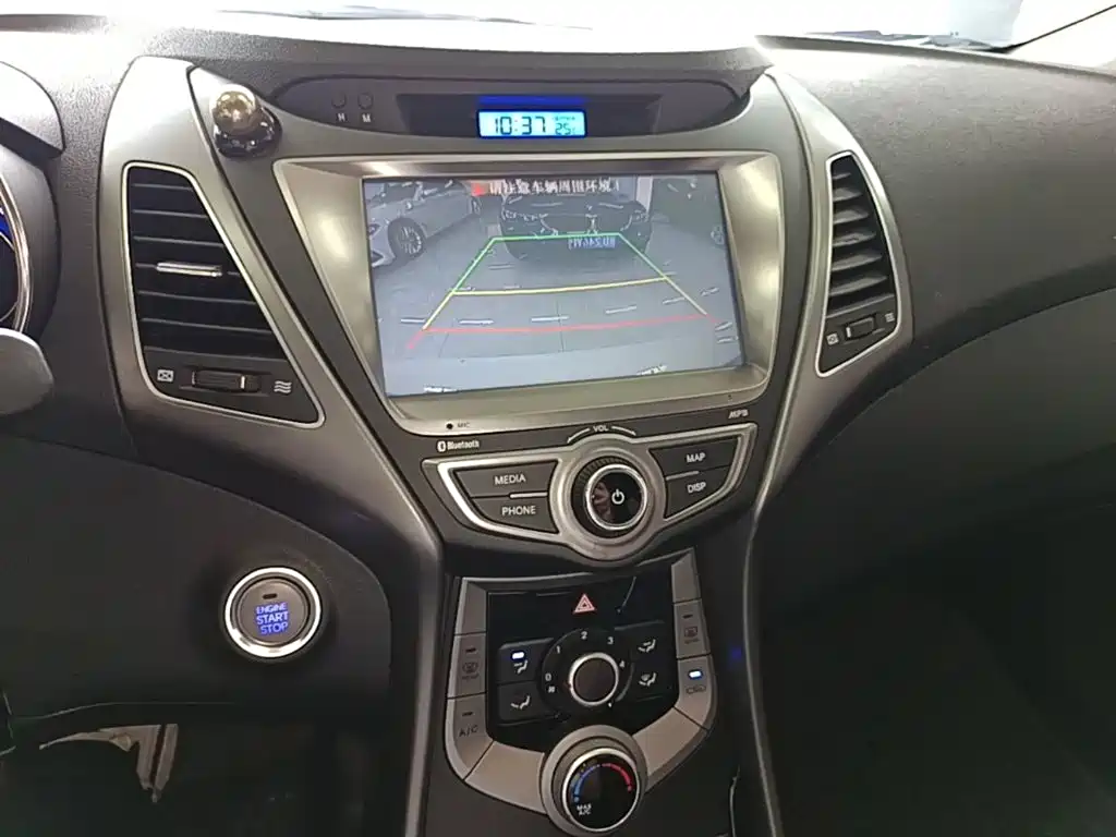 Hyundai Elantra Langdong 2016 — фото 13