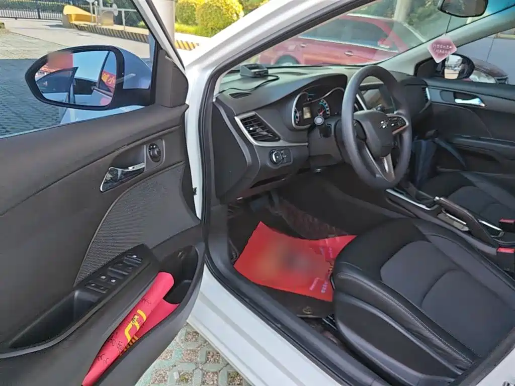 Chevrolet Cavalier 2018 — фото 16