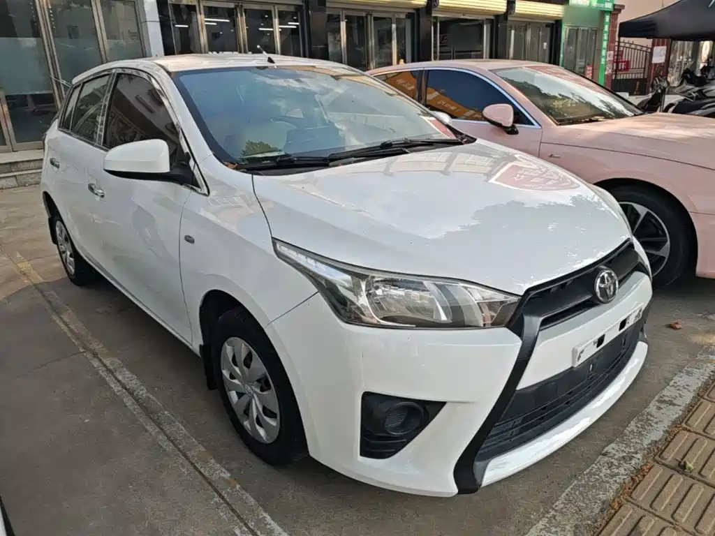 Toyota Yaris L 2016 — фото 4