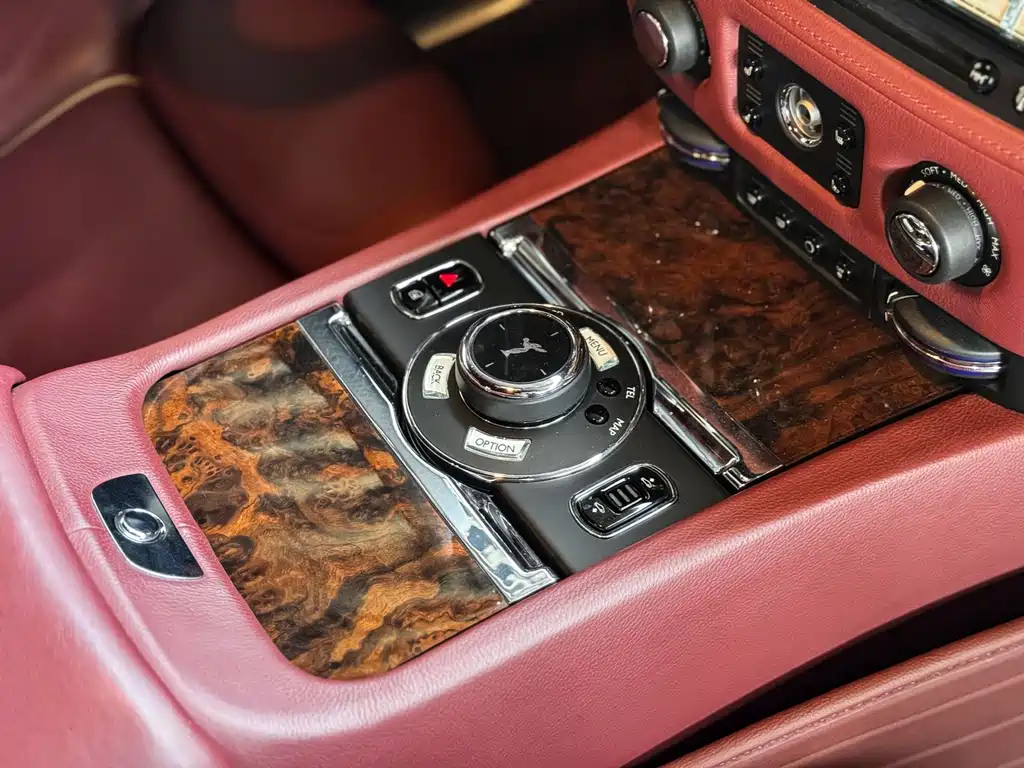 Rolls-Royce Ghost 2016 — фото 14