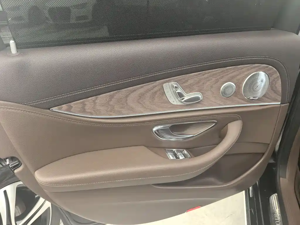 Mercedes-Benz E-Class 2019 — фото 15