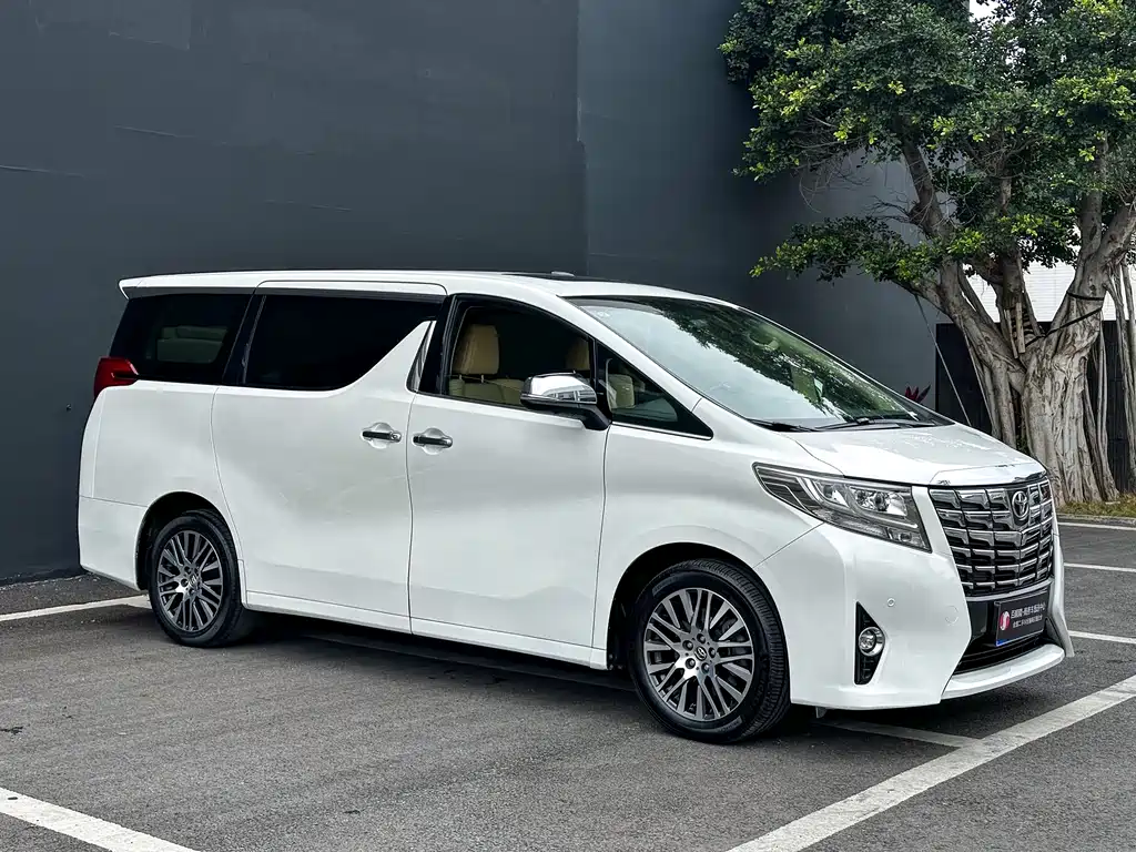 Toyota Alphard 2018 — фото 1