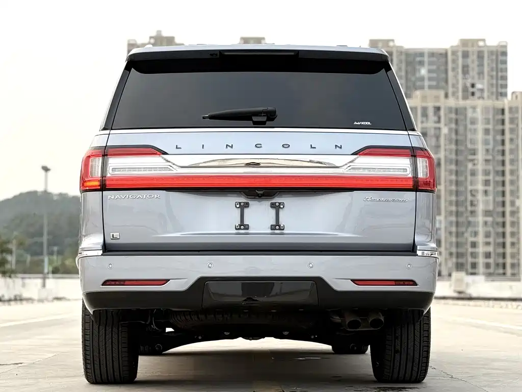 Lincoln Navigator 2022 — фото 12